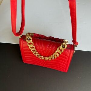 QUILTED FLIP TOP HANDLE  CHAIN BAG.